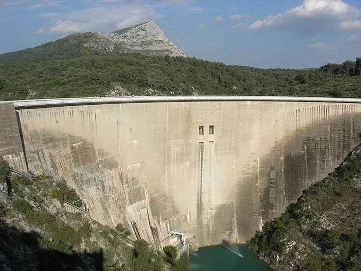 png/960px-barrage_de_bimont.png